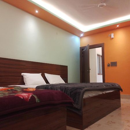 Siyaram Kunj Hotel Ayodhya Екстериор снимка