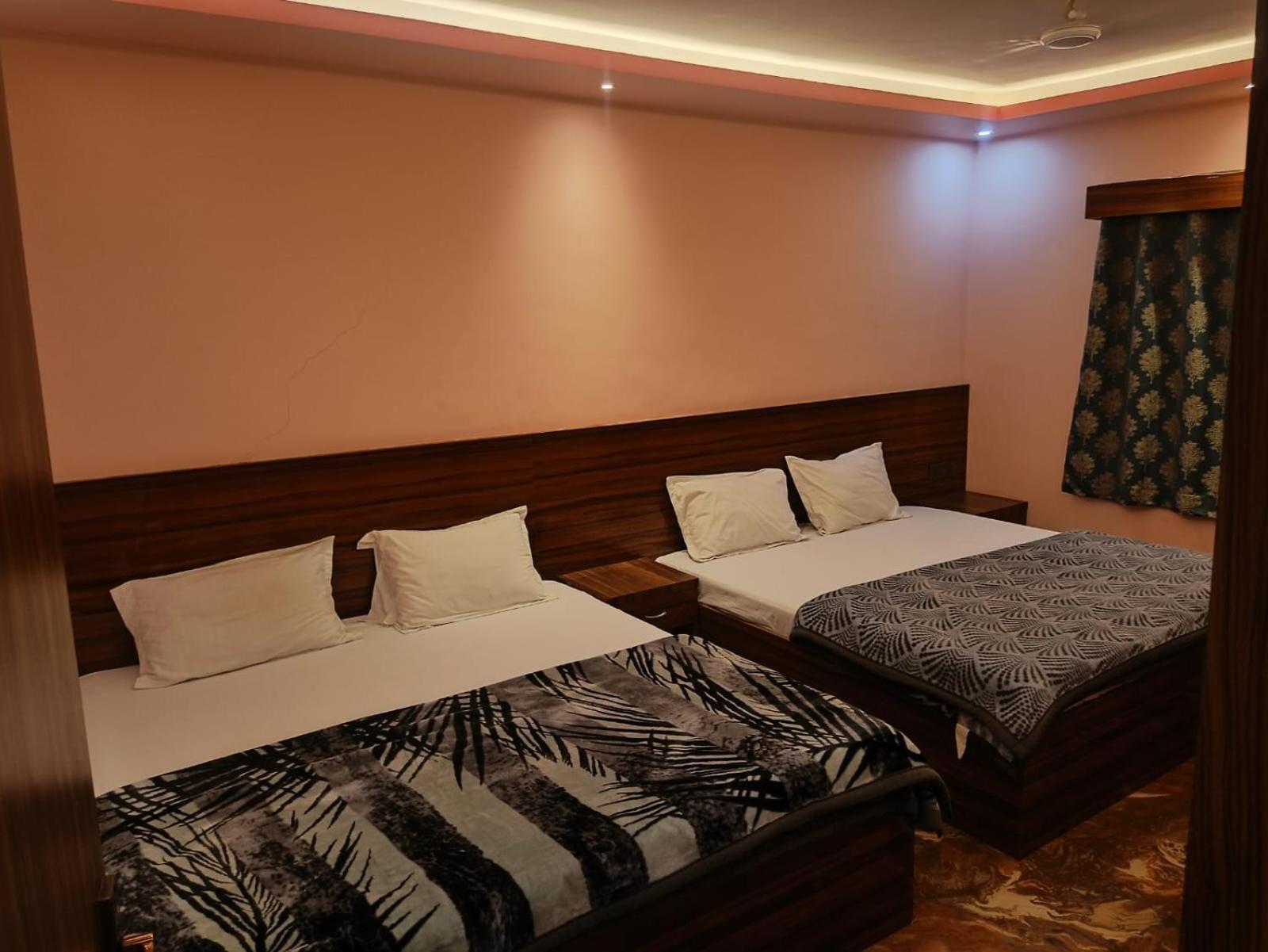 Siyaram Kunj Hotel Ayodhya Екстериор снимка