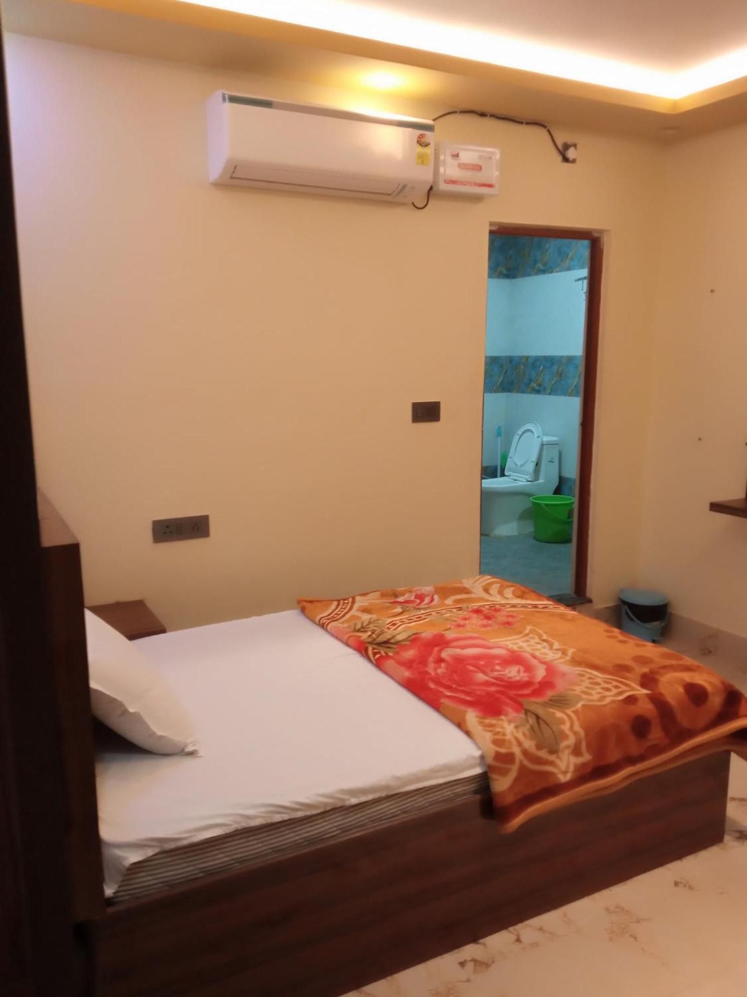 Siyaram Kunj Hotel Ayodhya Екстериор снимка