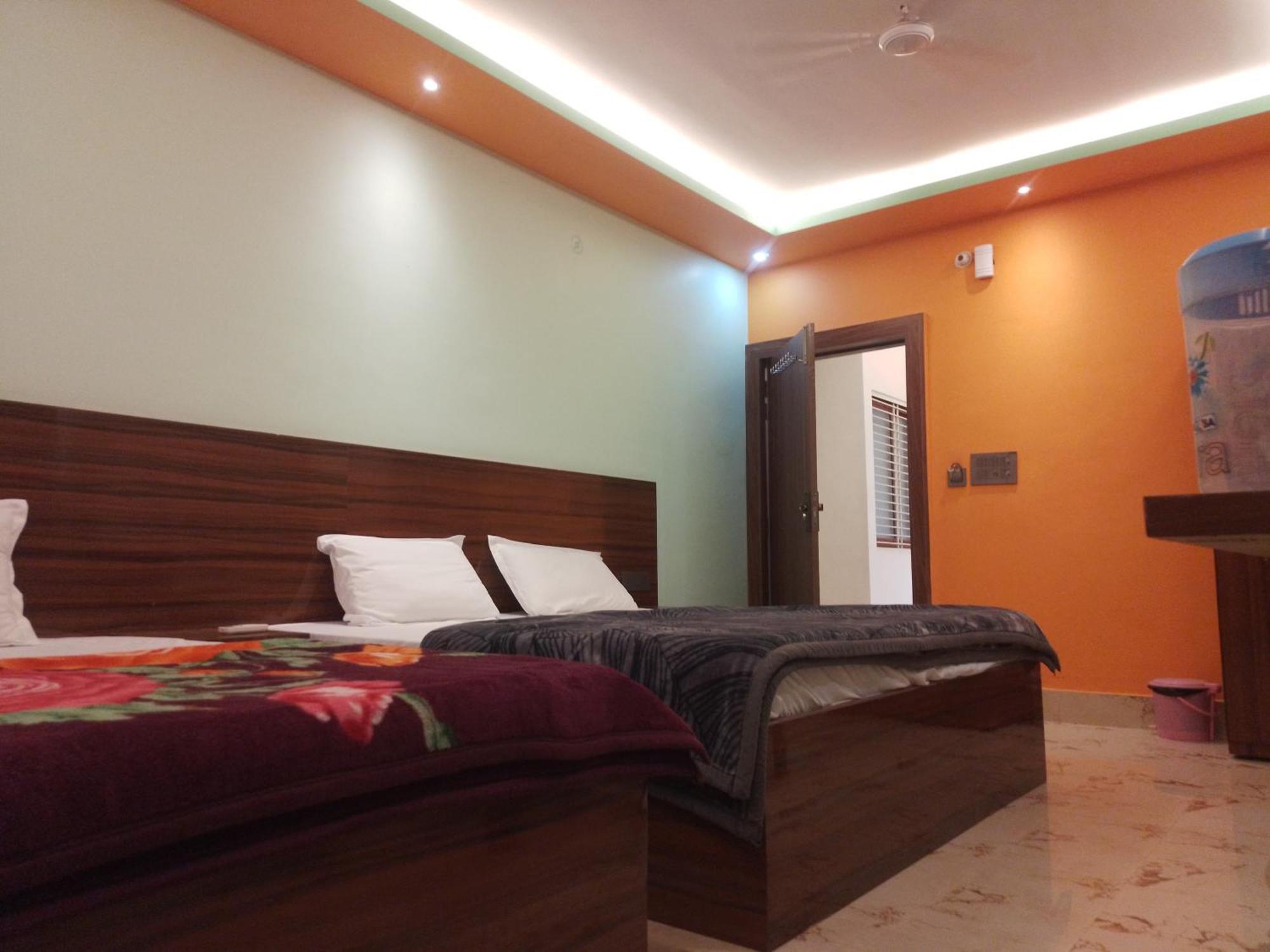 Siyaram Kunj Hotel Ayodhya Екстериор снимка